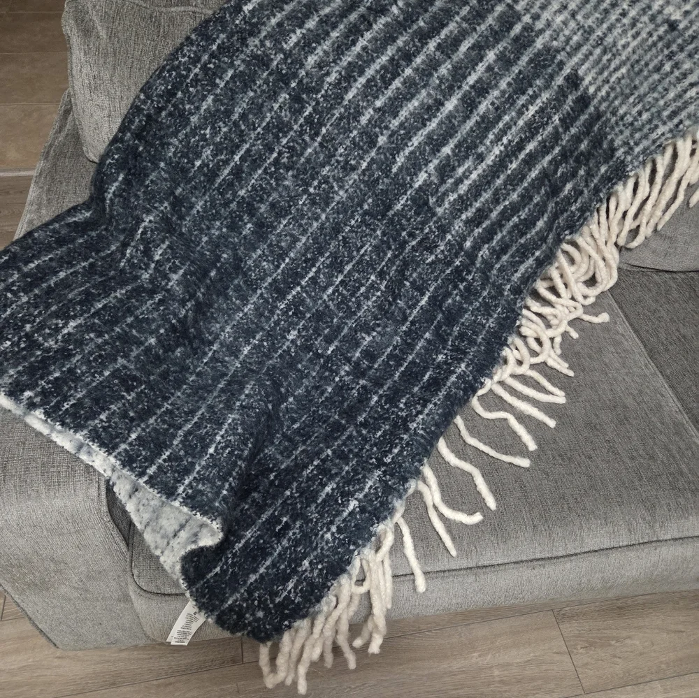 Chunky West Elm wool/acrylic reversible Throw Blanket